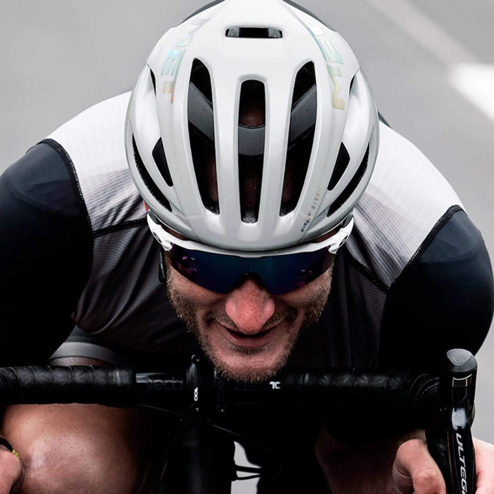 Casco Met Rivale Mips - Bianco grigio