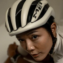 Casco Met Trenta Mips - Wax White