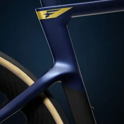 Pinarello Dogma F Disk Red AXS PM Zipp 454 NSW - Pinarello Q36.5