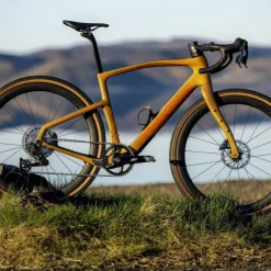 Pinarello Grevil F5 Rival AXS XPLR - Marrone